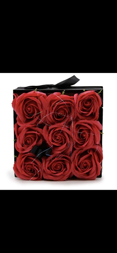 Dāvanu kaste,  ziepju ziedi